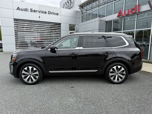Used 2021 Kia Telluride EX w/ EX Premium Package image 3