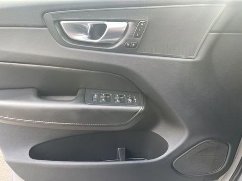 Certified 2025 Volvo XC60 B5 Plus image 27
