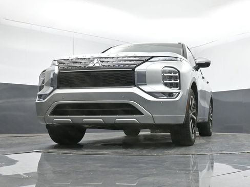 Used 2023 Mitsubishi Outlander SEL image 42