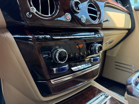 Used 2020 Rolls-Royce Phantom Extended Wheelbase RWD image 29