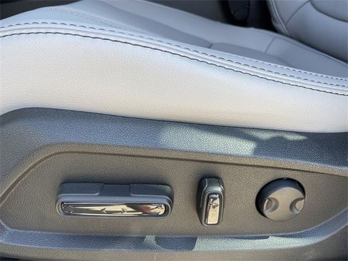 New 2025 Honda Pilot Touring image 25