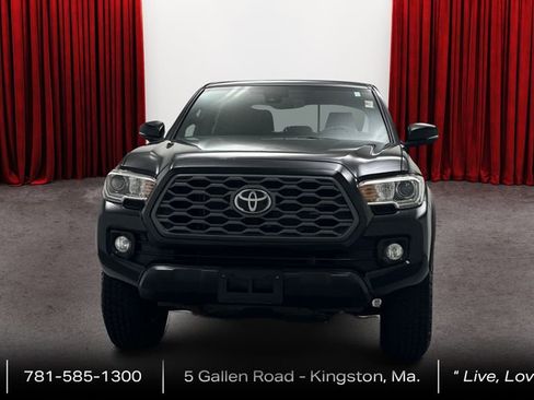 Certified 2020 Toyota Tacoma TRD Off-Road w/ Technology Package AWD/4WD image 2