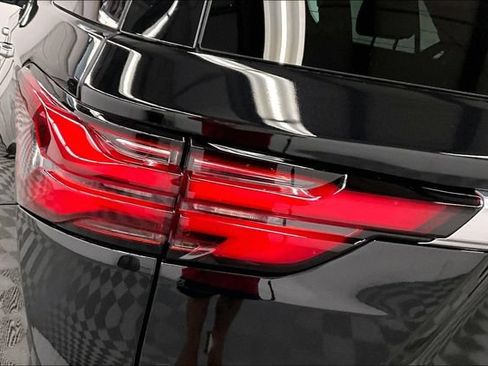 Used 2023 Chevrolet Traverse High Country FWD image 37
