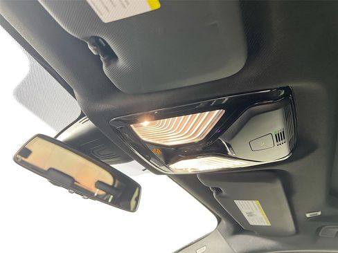 Used 2022 BMW X5 xDrive40i w/ M Sport Package image 11