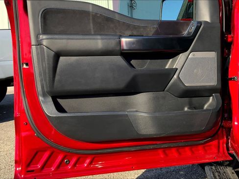 Used 2025 Ford F150 Platinum image 38