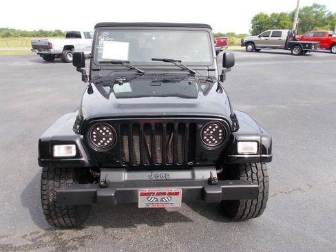 Used 2005 Jeep Wrangler X w/ Rocky Mountain Edition Group AWD/4WD image 9