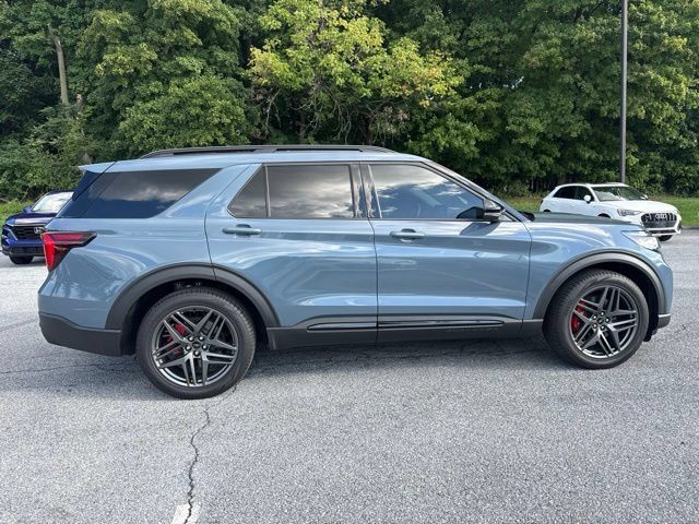 Used 2025 Ford Explorer ST w/ Sun And Sound Package RWD image 8