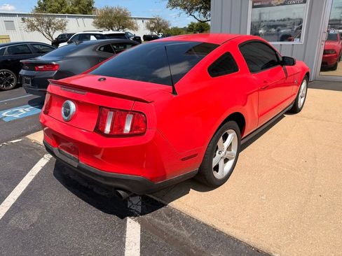 Used 2010 Ford Mustang GT RWD image 7