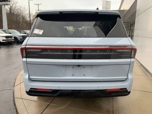 New 2026 Lincoln Navigator Reserve w/ Jet Appearance Package image 11