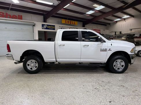 Used 2018 RAM 2500 SLT AWD/4WD image 9