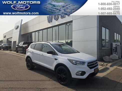 Certified 2019 Ford Escape SE AWD/4WD image 1
