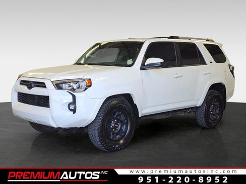 Used 2022 Toyota 4Runner SR5 RWD image 1