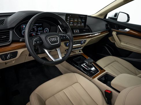 Certified 2023 Audi Q5 2.0T Premium Plus AWD/4WD image 8