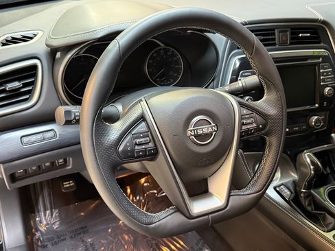 Used 2023 Nissan Maxima Platinum w/ Sport Mat Group image 4