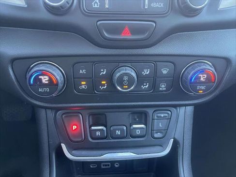 Used 2019 GMC Terrain Denali image 30