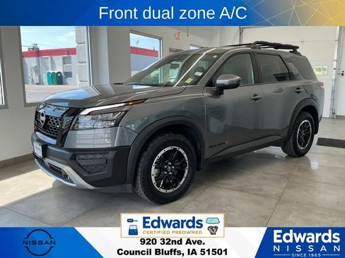Used 2025 Nissan Pathfinder Rock Creek AWD/4WD image 5