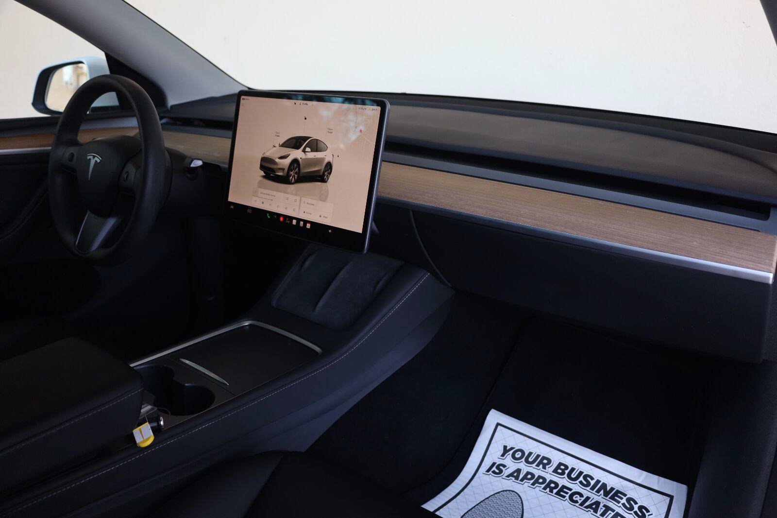 Used 2023 Tesla Model Y Long Range AWD/4WD image 28