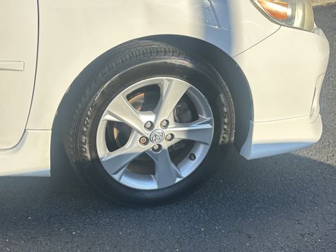 Used 2012 Toyota Corolla S image 20