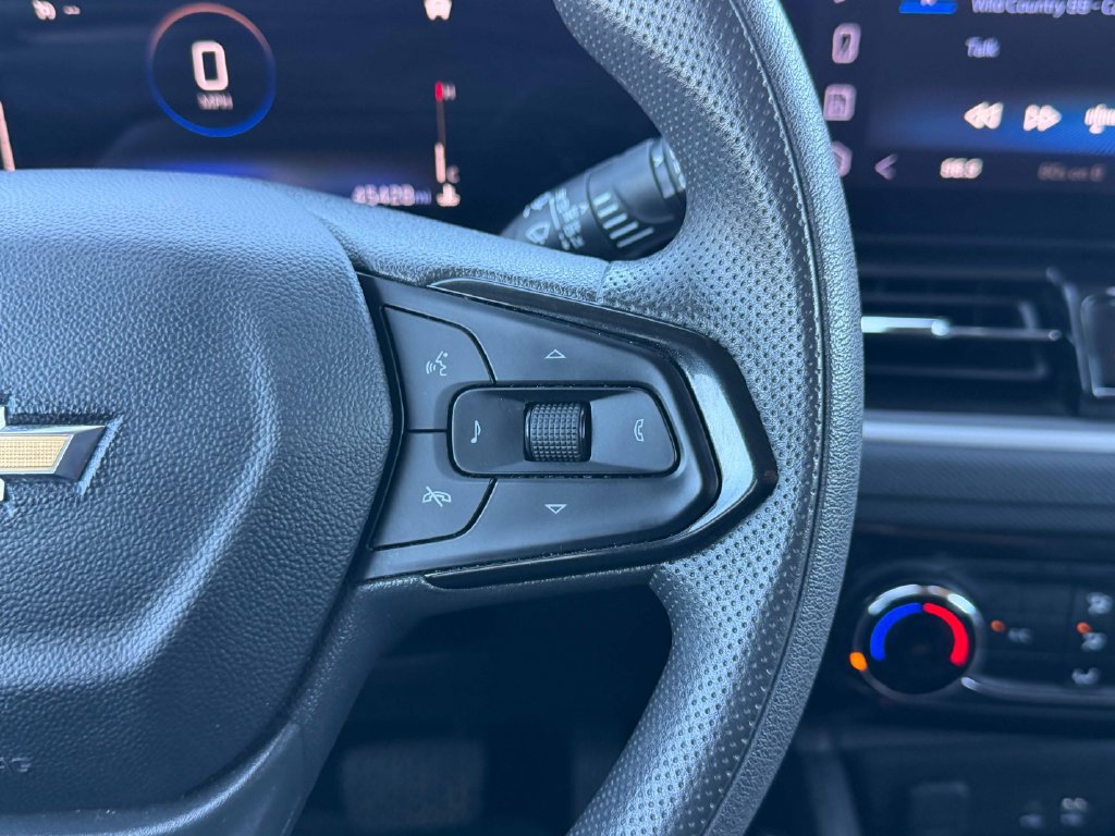 Used 2025 Chevrolet TrailBlazer LT FWD image 34