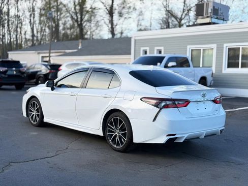 Used 2021 Toyota Camry SE FWD image 6
