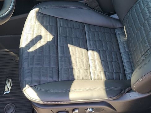 New 2026 Cadillac Escalade Platinum Sport w/ LPO, Floor Liner Package AWD/4WD image 12