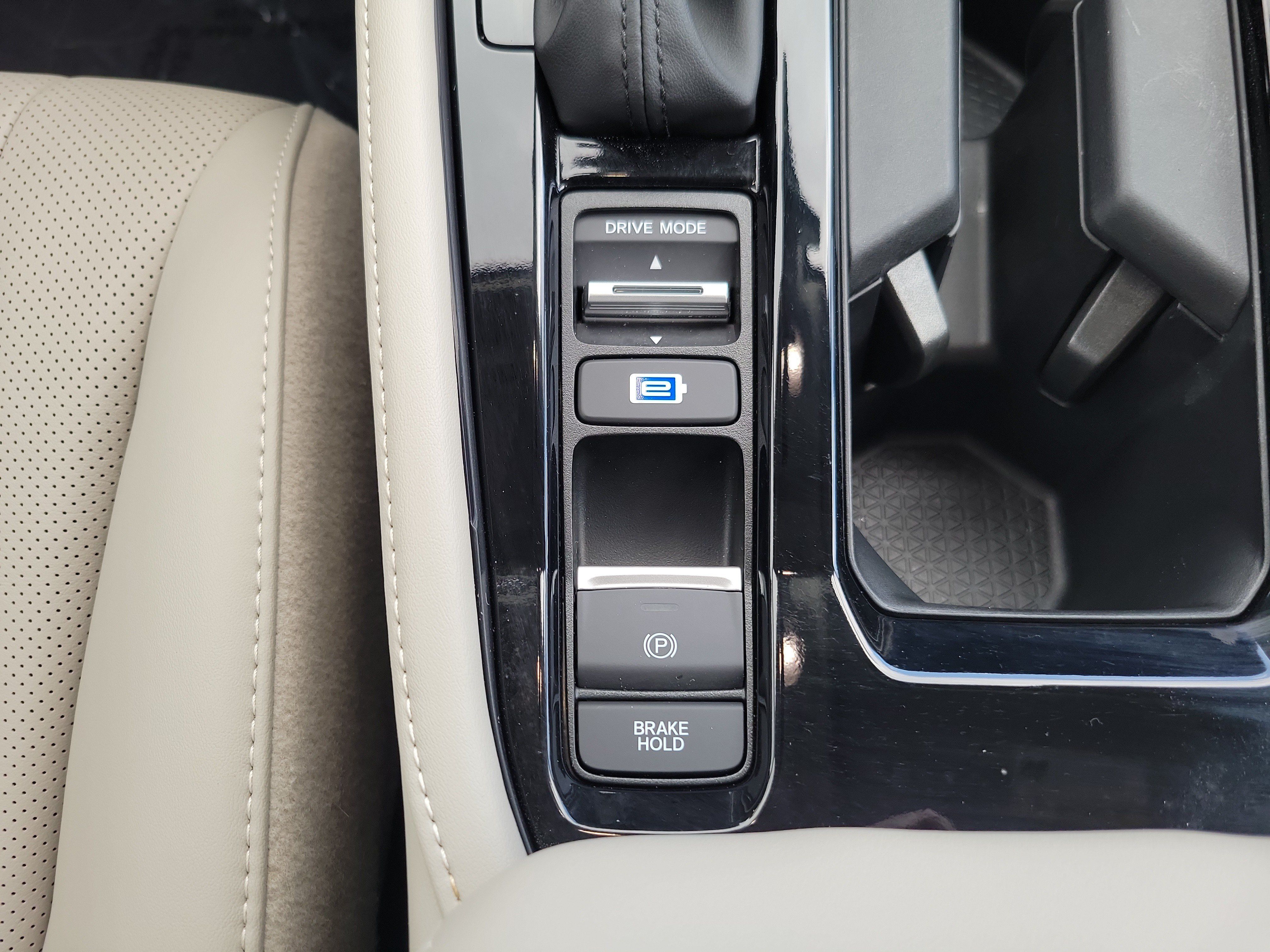 Certified 2025 Honda Accord Touring image 26