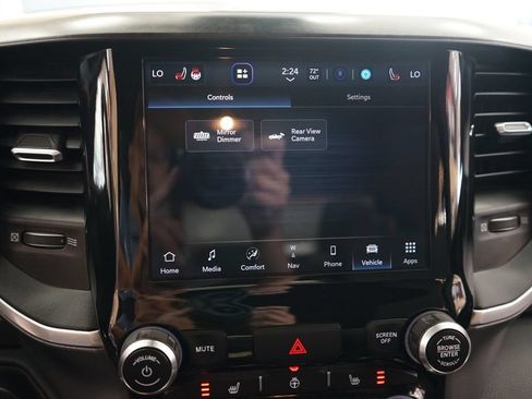 Used 2022 RAM 1500 Big Horn AWD/4WD image 34