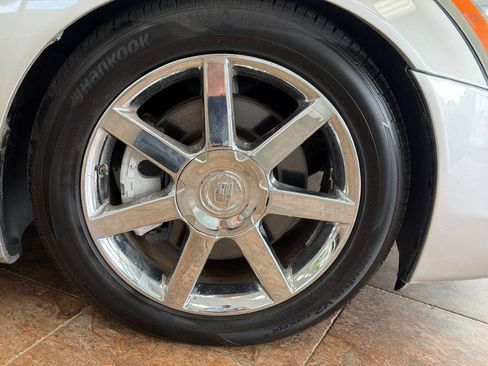 Used 2008 Cadillac XLR RWD image 13