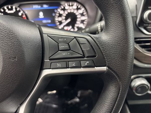 Used 2024 Nissan Altima 2.5 SV FWD image 34