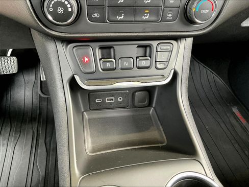 Used 2020 GMC Terrain SLE w/ Elevation Edition FWD image 15