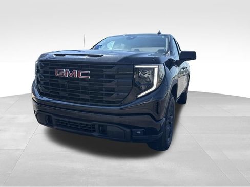 Used 2023 GMC Sierra 1500 Elevation AWD/4WD image 2