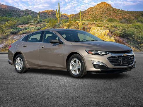 Used 2023 Chevrolet Malibu LS image 2