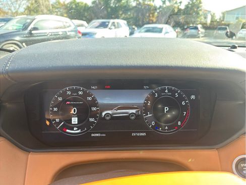 Used 2019 Land Rover Range Rover Velar R-Dynamic SE image 25