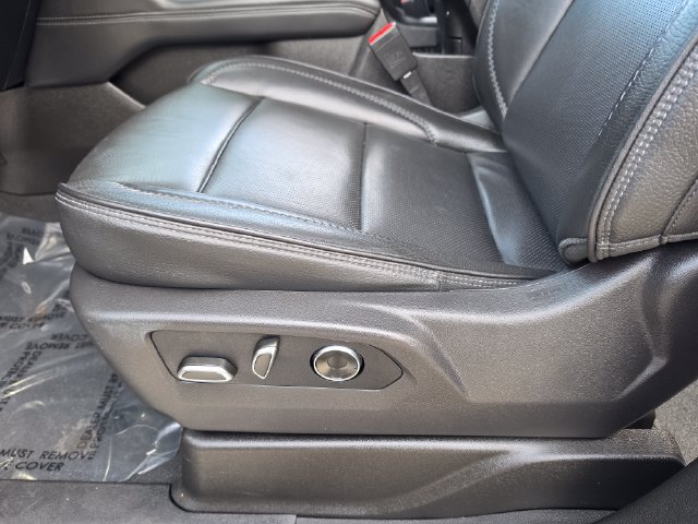 Used 2025 GMC Yukon XL Denali AWD/4WD image 15