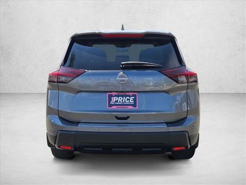 Used 2025 Nissan Rogue SV FWD image 7