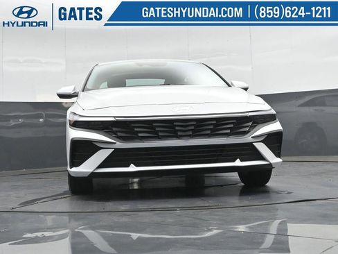New 2026 Hyundai Elantra SE FWD image 37