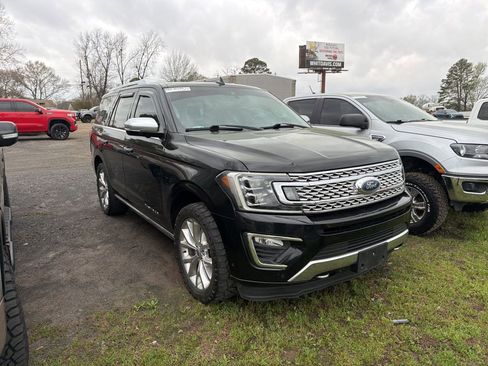 Used 2018 Ford Expedition Platinum image 2