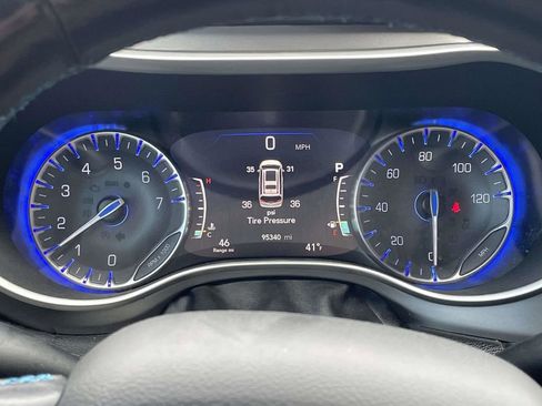 Certified 2021 Chrysler Pacifica Touring-L image 30