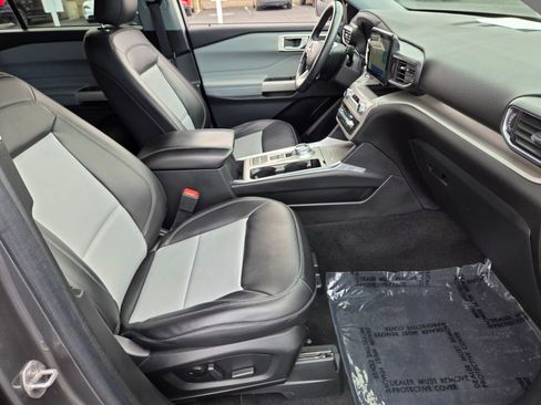 Certified 2023 Ford Explorer XLT w/ Equipment Group 202A RWD image 16