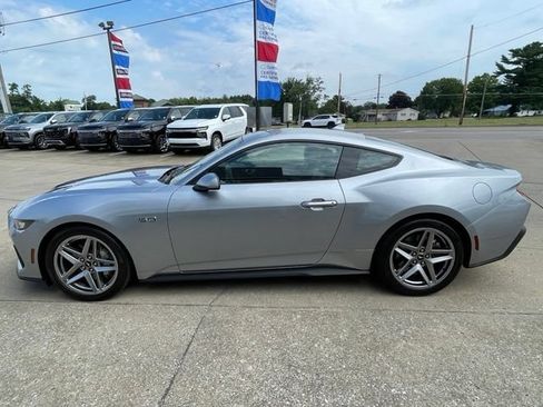 Used 2024 Ford Mustang GT Premium RWD image 9