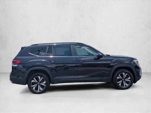Used 2025 Volkswagen Atlas SE AWD/4WD image 4