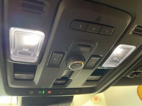 Used 2024 GMC Yukon Denali Ultimate image 18