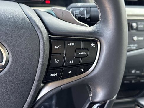 Used 2020 Lexus ES 350 w/ Accessory Package FWD image 12