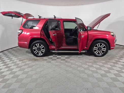 Used 2018 Toyota 4Runner Limited AWD/4WD image 9