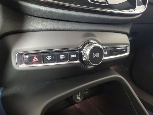 Certified 2023 Volvo C40 P8 Recharge Ultimate image 32