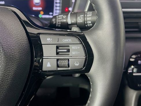 Used 2025 Honda Pilot Elite image 18