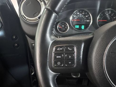 Used 2017 Jeep Wrangler Unlimited Rubicon w/ Connectivity Group AWD/4WD image 11