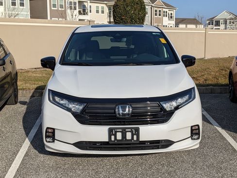 Used 2023 Honda Odyssey Sport image 2
