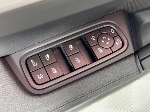 Used 2026 Porsche Cayenne E-Hybrid image 12