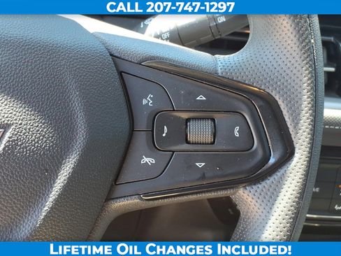 Used 2025 Chevrolet TrailBlazer LT AWD/4WD image 17